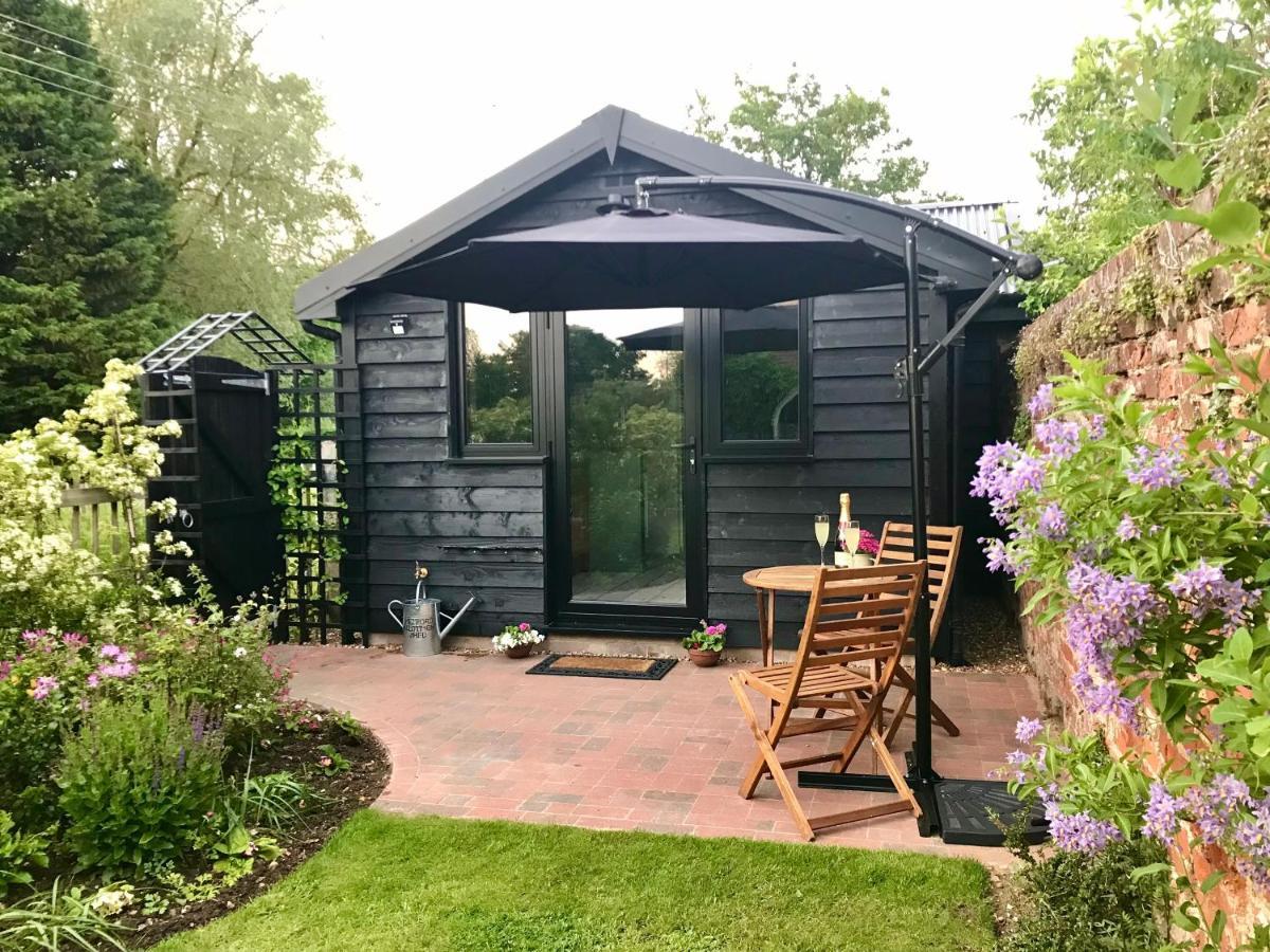 Melford Allotment Shed-Vintage Lodge Suffolk Лонг Мелфорд Экстерьер фото